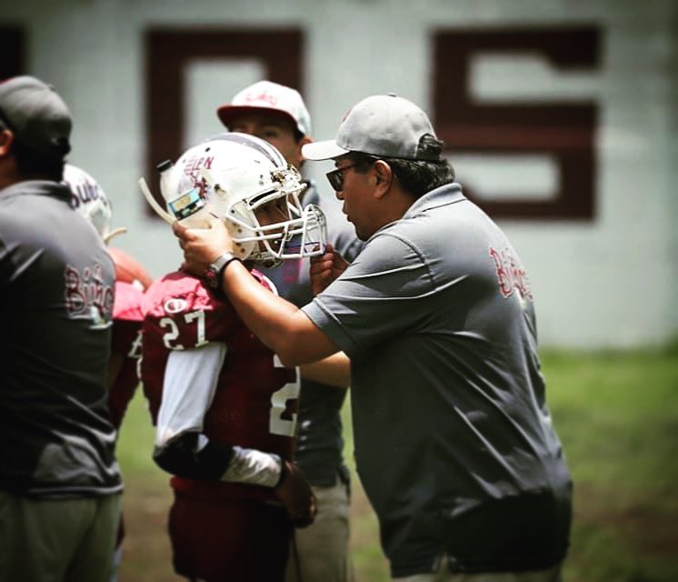 Tercer_Cuarto's tweet photo. ‼️ MUCHAS FELICIDADES COACH ‼️

Hoy por la tarde fue designado el 🎧 @CoachJesusTadeo como el encargado para dirigir a los 🦉 @BuhosIpn 

🙌🏻   ÉXITO   🙌🏻

#HablemosDeFootball🗣️🏈 https://t.co/cxa5kozqAv