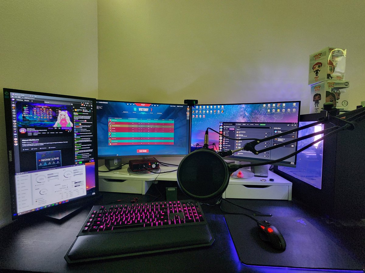 FractureHorizon's tweet photo. I think a new desk is in order...🤔 https://t.co/Gl7lVs2u7q