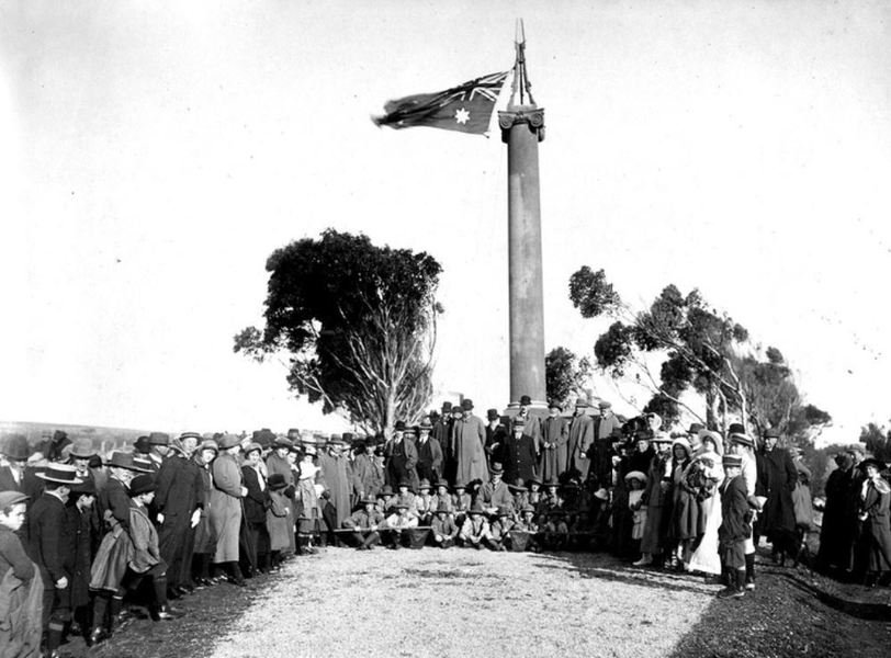 On the corner of Brighton Road and Scholefield Road, Seacliff in South Australia stands the Brighton Cement Works War Memorial.

Read more here: vwma.org.au/explore/memori…