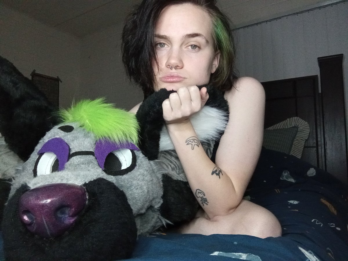 MavericksMouth's tweet photo. Suit &amp; Suiter💜💚 https://t.co/a3Jywm1Tsm