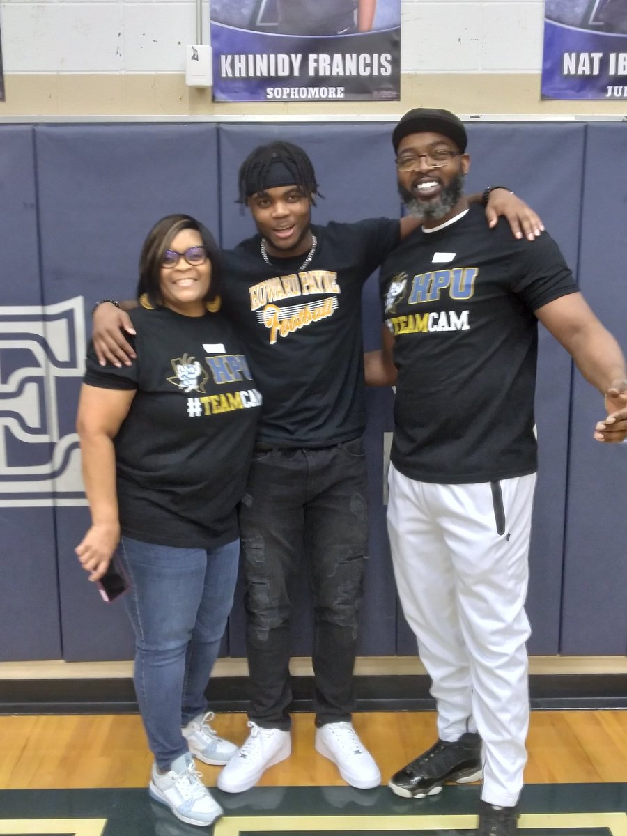 vericahall1's tweet photo. #TeamCam Blessing to be Blessed by Gods Favor 💙💛 https://t.co/KUpgVSugRl