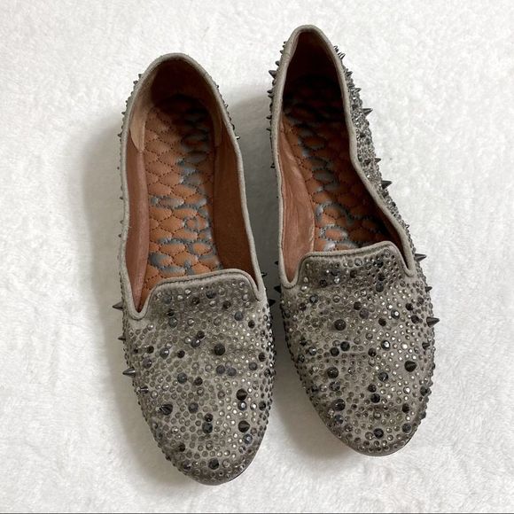 tkanga's tweet photo. So good I had to share! Check out all the items I'm loving on @Poshmarkapp #poshmark #fashion #style #shopmycloset #americanrag #samedelman #champion: https://t.co/9lU8ATNBe8 https://t.co/P4bfzGpU9v