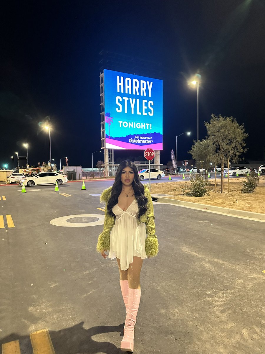 hs1freak's tweet photo. HAPPY CAKE DAY https://t.co/UIJsSVAZF2
