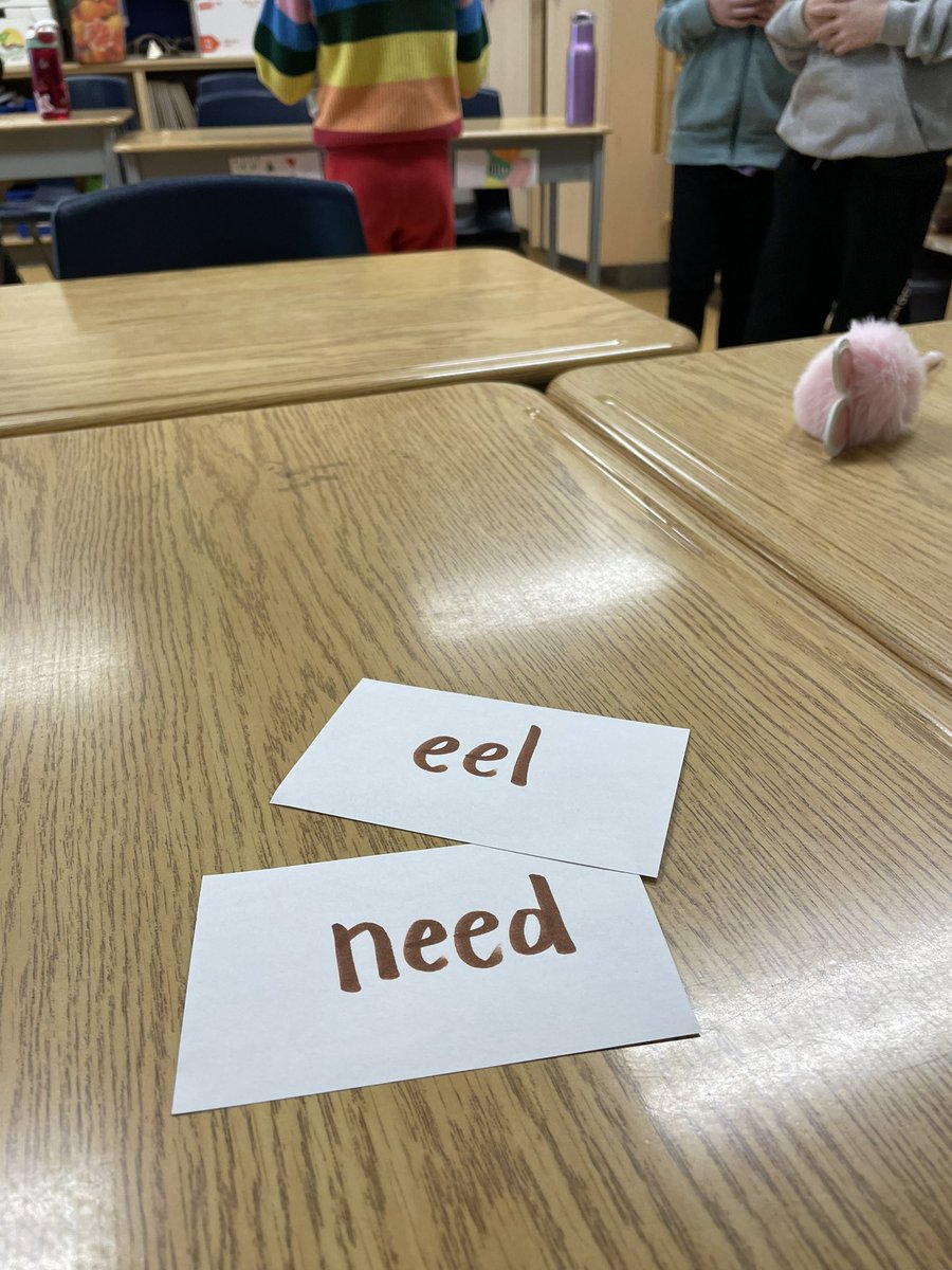 MrsLockett_SC's tweet photo. Ss went on a hunt to find their vowel digraph match today. There were many requests to play again!
#WordWorkFun
#MySilverCreek https://t.co/F71y4bnXFg