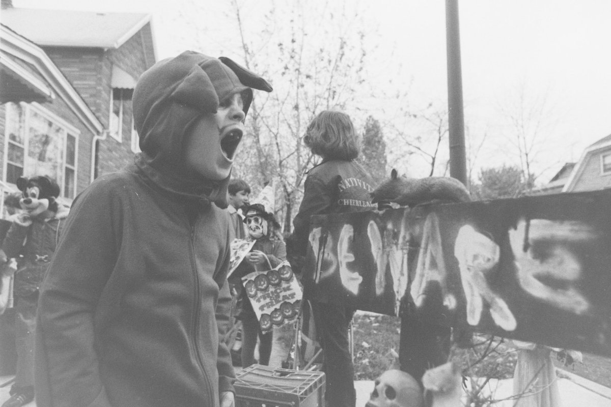 FutureArray's tweet image. Burn ticket claim window 🪟 now closed! Thank you to everyone who minted. Now the fun begins! We can’t wait to explore the collection and 🎟🔥🎞. Be on the lookout for a deeper dive regarding our first burn beginning this Friday, 2/03. #NFT #nftphoto #nftarti̇st