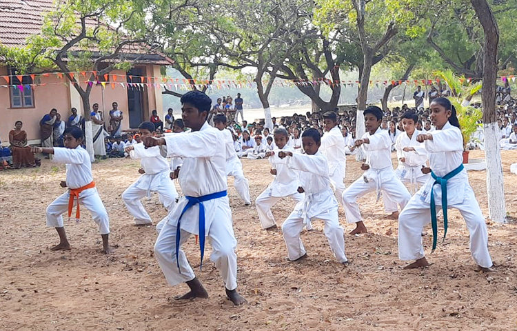 vkendra's tweet photo. Republic Day Celebration at VKV Kanyakumari
https://t.co/ETxgkPK0yp
#EkBharatVijayiBharat #VRock50 #RepublicDay #SwamiVivekananda #VivekanandaKendra #Report https://t.co/PcttUt45uh