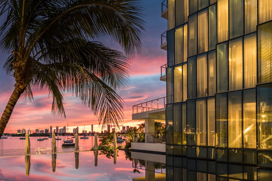 𝑺𝒖𝒏𝒔𝒆𝒕 𝑺𝒕𝒂𝒕𝒆 𝒐𝒇 𝑴𝒊𝒏𝒅 ఌ

Tag a sunset lover 🤩

Monad Terrace Architecture any 𝑲𝒐𝒃𝒊 𝑲𝒂𝒓𝒑

#kobikarp #kobikarparchitecture #monadterrace #skylineviews #sunsetviews #saturdayvibes #architecturedesign #hon