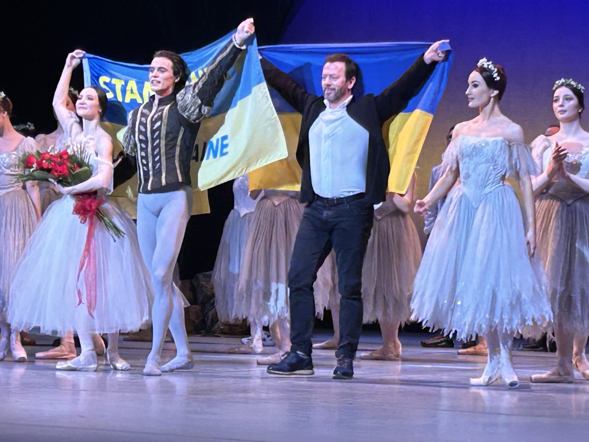 Thrilled tonight to witness amazing dancers - all of whom happen to be refugees - perform Giselle at the Kennedy Center w/the United Ukraine Ballet. Front row views of resilience confidence talent strength beauty &amp; determination ⁦<a href="/HIASrefugees/">HIAS</a>⁩ ⁦<a href="/UkraineGiselle/">Ukrainian Giselle</a>⁩