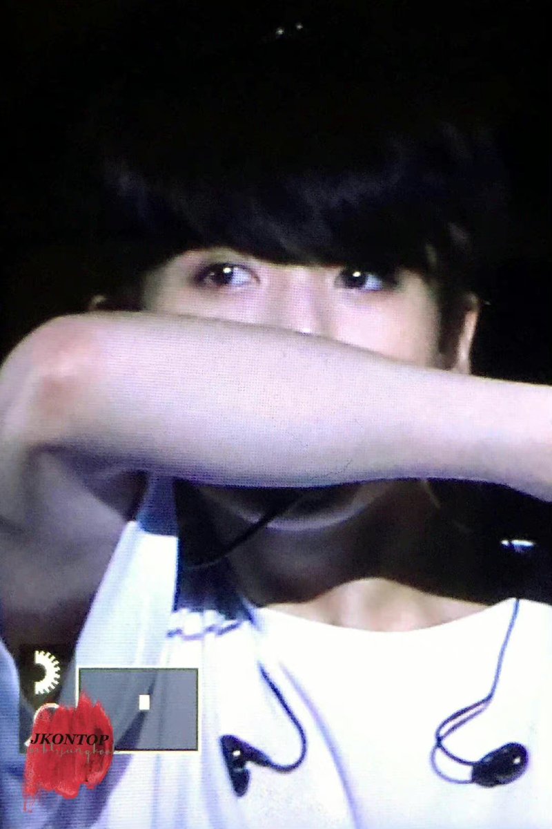 ningjinyi454's tweet photo. WE LOVE YOU JUNGKOOK
“自己都不幸福的话，人生还有什么意义呢”
                                            ——田柾国 ​
JK 사랑해요，사랑해요.
큰 바보,나는 항상 너와 함께 할 것이다.
네가 말한 것은 행복해야 한다.사기꾼, 약속을 이행해야지.
나는 너의 개인 콘서트를 보기를 기다리고 있다 https://t.co/91rGbugRv4