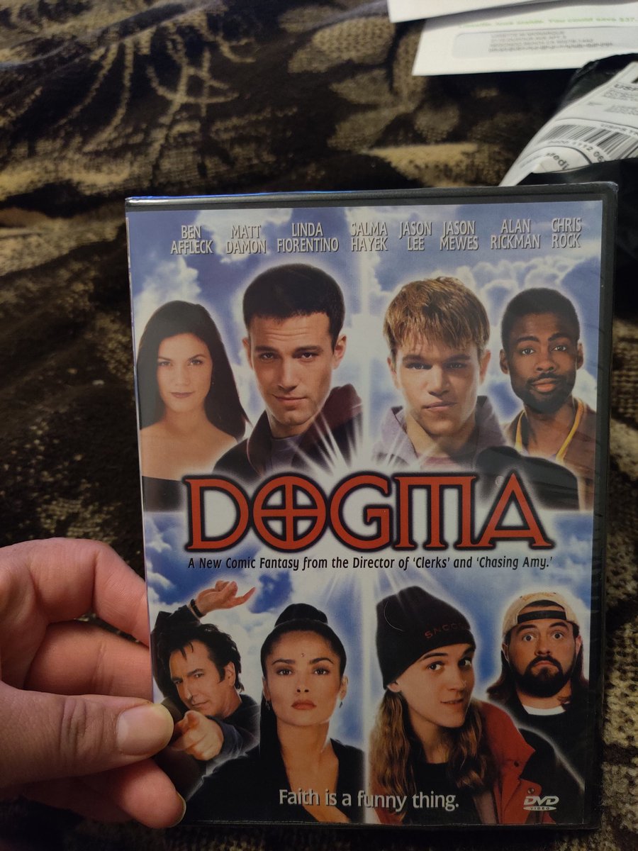 LisaMona10's tweet photo. I'm excited. My son is finally old enough to watch @ThatKevinSmith with me 😄 https://t.co/sYWh8ri5qg