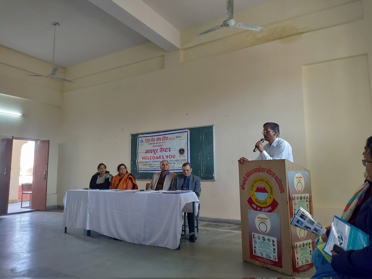 skirti901's tweet photo. NSS Shri Bhawani Niketan PG girls college organised lecture on Scientific Technic for memory development;
 Time management &amp;self health care.
Dr M.L Parihar Chief Scientific Officer, Rawatbhata nuclear fuel Project were chief spokesperson.@RathaurMeena @bhawani_pg @NssRajasthan https://t.co/QdpFUrC4zJ