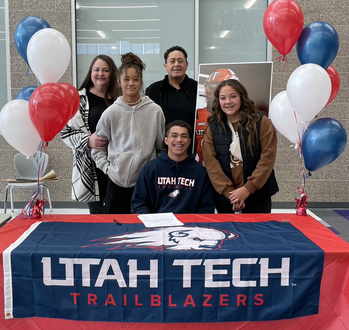 HemalotoK's tweet photo. I want to thank God, my parents &amp; family, all my coaches, teammates, friends, teachers, and the Lehi community for helping me get to this point. I appreciate @CoachPPeterson &amp; @UtahTechFB for believing in me and providing this opportunity. I am officially a Trailblazer! https://t.co/TJg0I7ZkU8