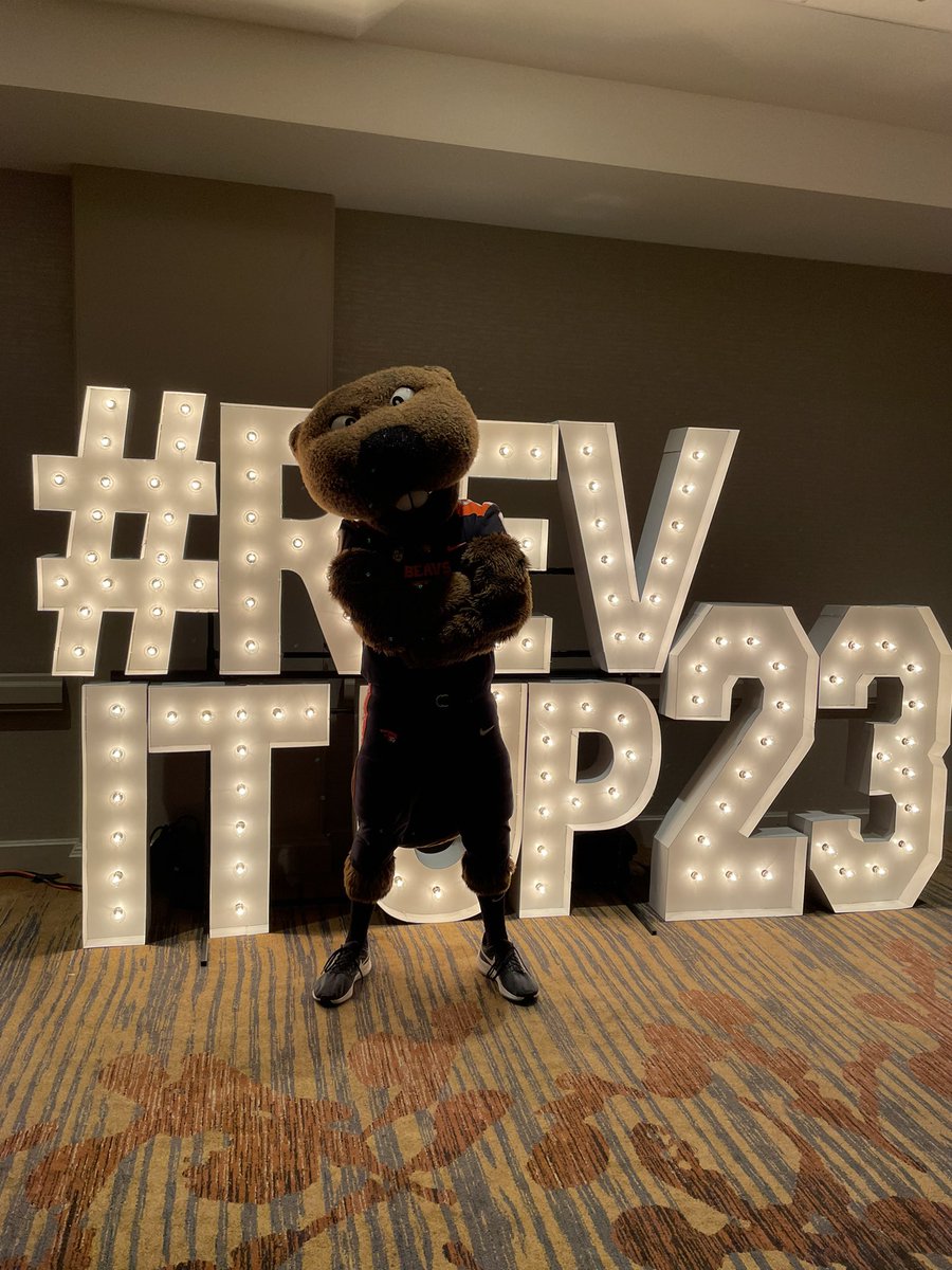 OurBeaverNation's tweet photo. Oh what a night. #revitup23 #GoBeavs ๐ https://t.co/Bmb1i1nX6S