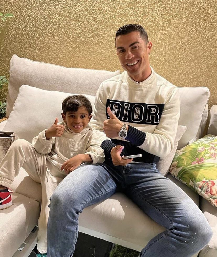 The CR7 Timeline. on X: Cristiano Ronaldo with Talisca's son. 😂❤️   / X