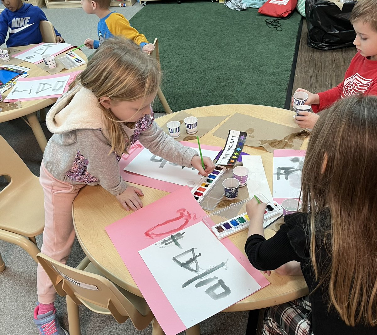 CheriZweng's tweet photo. Gung Hey Fat Choy! The DK students learned about the Lunar New Year the past two weeks. They made lanterns for the Year of the Rabbit and learned how to write “happy” using symbols and water colors! They are also painting a dragon on their page.@myLSPS @dklsps @lunarnewyear https://t.co/BXNsc3THQd