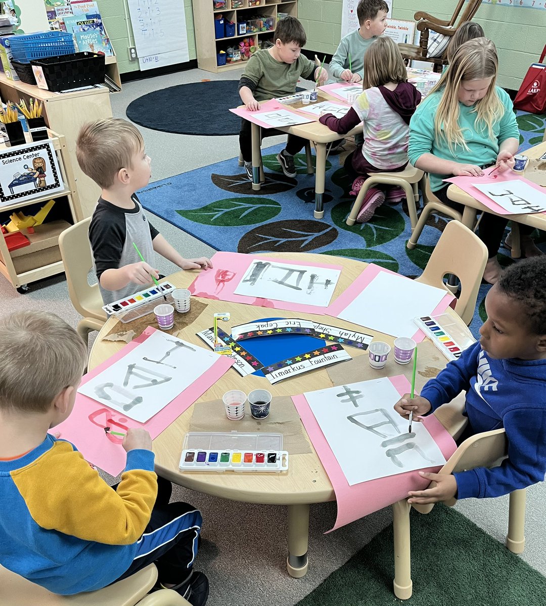 CheriZweng's tweet photo. Gung Hey Fat Choy! The DK students learned about the Lunar New Year the past two weeks. They made lanterns for the Year of the Rabbit and learned how to write “happy” using symbols and water colors! They are also painting a dragon on their page.@myLSPS @dklsps @lunarnewyear https://t.co/BXNsc3THQd