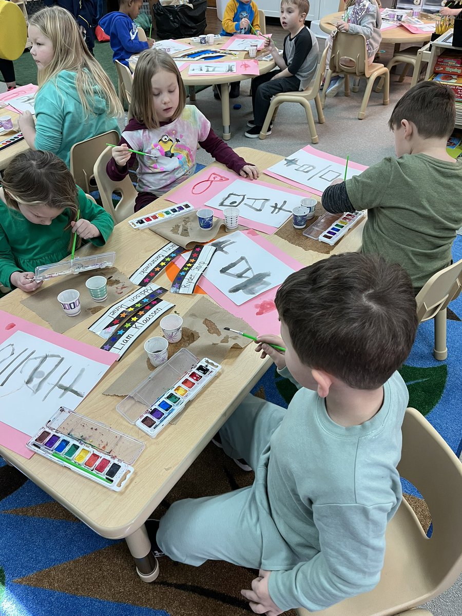 CheriZweng's tweet photo. Gung Hey Fat Choy! The DK students learned about the Lunar New Year the past two weeks. They made lanterns for the Year of the Rabbit and learned how to write “happy” using symbols and water colors! They are also painting a dragon on their page.@myLSPS @dklsps @lunarnewyear https://t.co/BXNsc3THQd