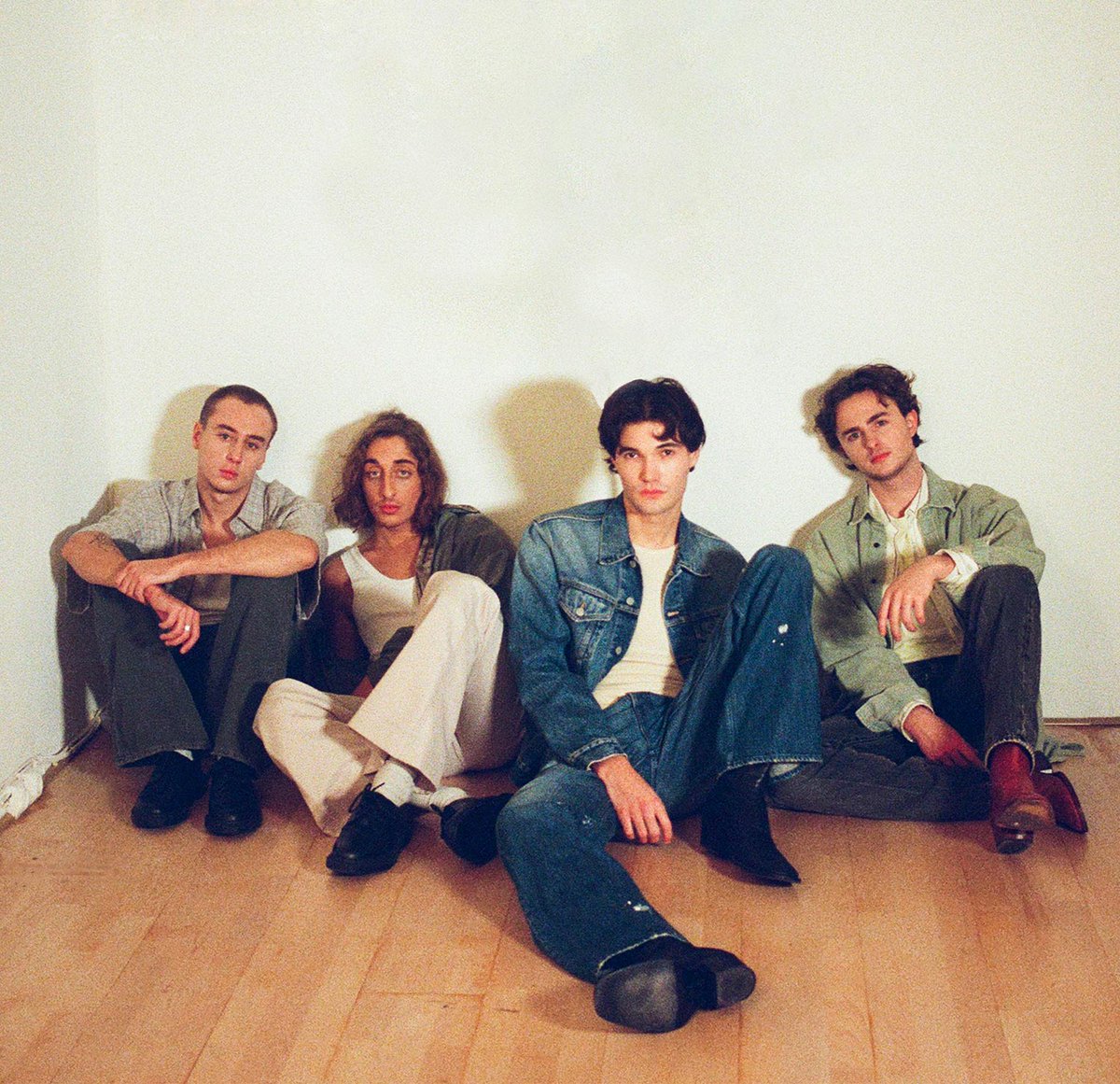 “Our upcoming album ‘Walking on the Line’ is a celebration of life’s wonderful instability.” Later.

c-heads.com/2023/02/02/lat…