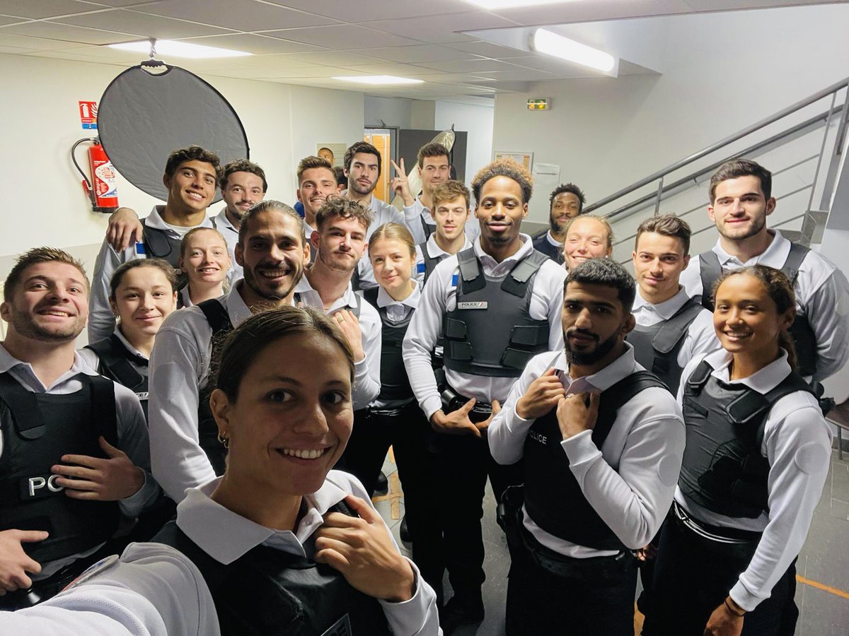 [#JeudiPhoto] 2⃣3⃣ nouveaux sportifs de haut niveau ont choisi d’intégrer notre dispositif #EquipePolice pour porter ses valeurs de courage, de dépassement et de discipline. Ils ont débuté lundi leur formation de réserviste pour conjuguer #Sport et #engagement.