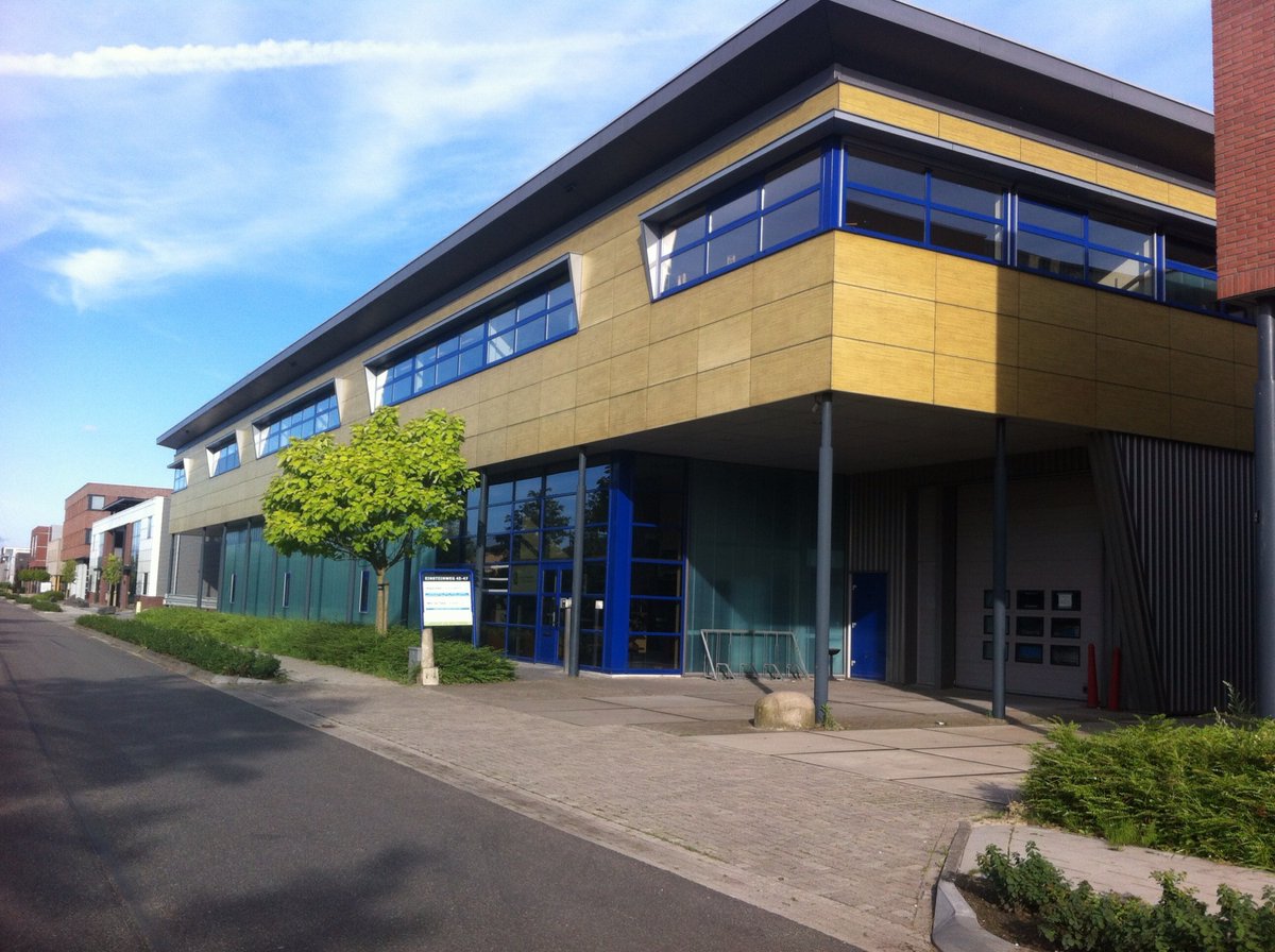 Ik kan met trots vertellen dat mijn jongste dochter sinds kort ook werkzaam is bij ons #familiebedrijf Vogelaar.  Mooi om te zien wat de #toekomst kan brengen, onderstaande foto’s zijn exact 15 jaar apart.  Erg benieuwd wat de toekomst ons verder gaat brengen!