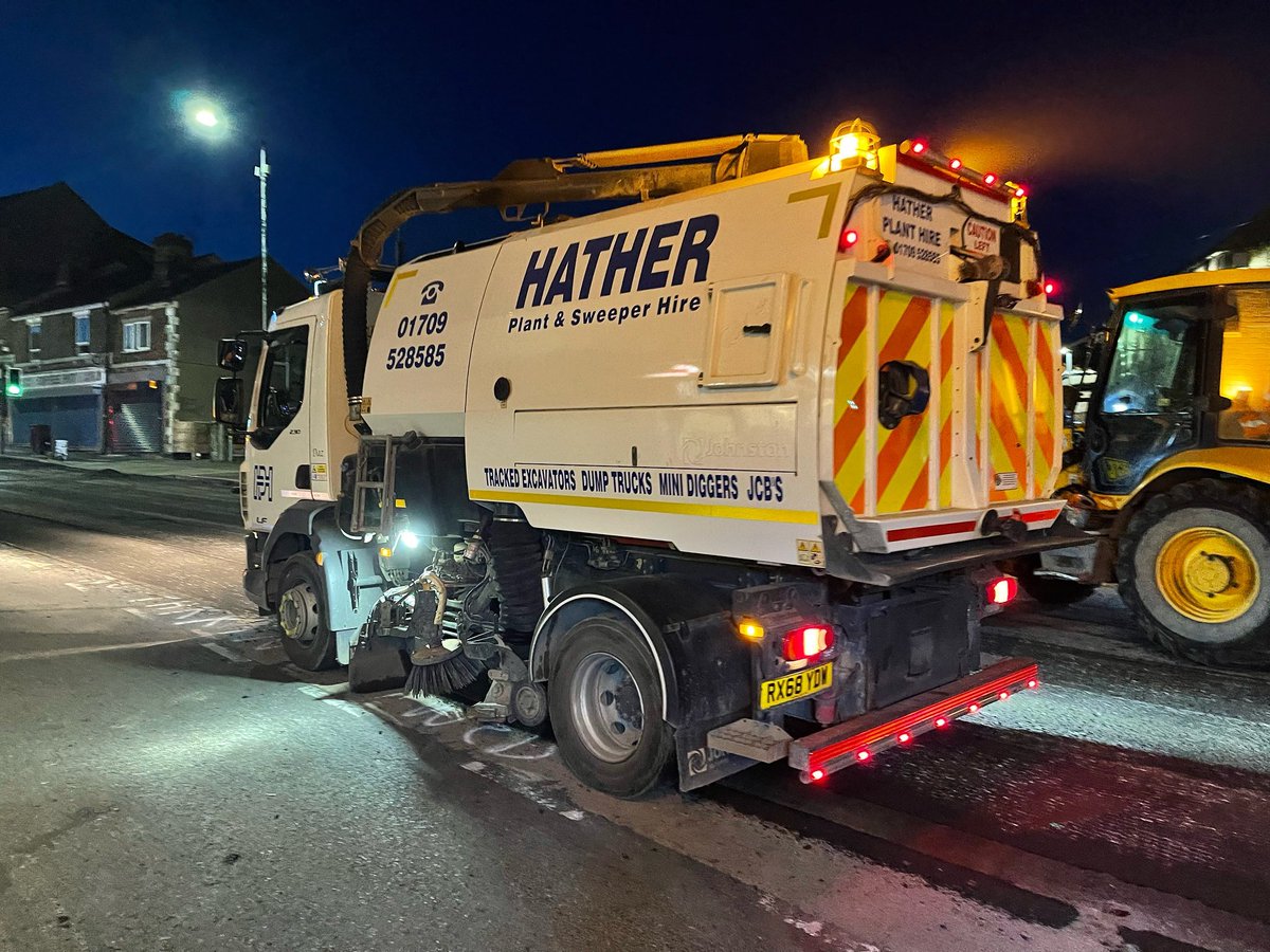 hatherplanthire's tweet image. We have a Road Sweeper available today due to a last minute cancelation. Are you looking for one? Give us a shout on 01709 528585.

#roadsweeper #sweeping #aggregates #planthire #machinehire #commercialvehicles #roadhire #southyorkshire #earthworks #rotherhamiswonderful