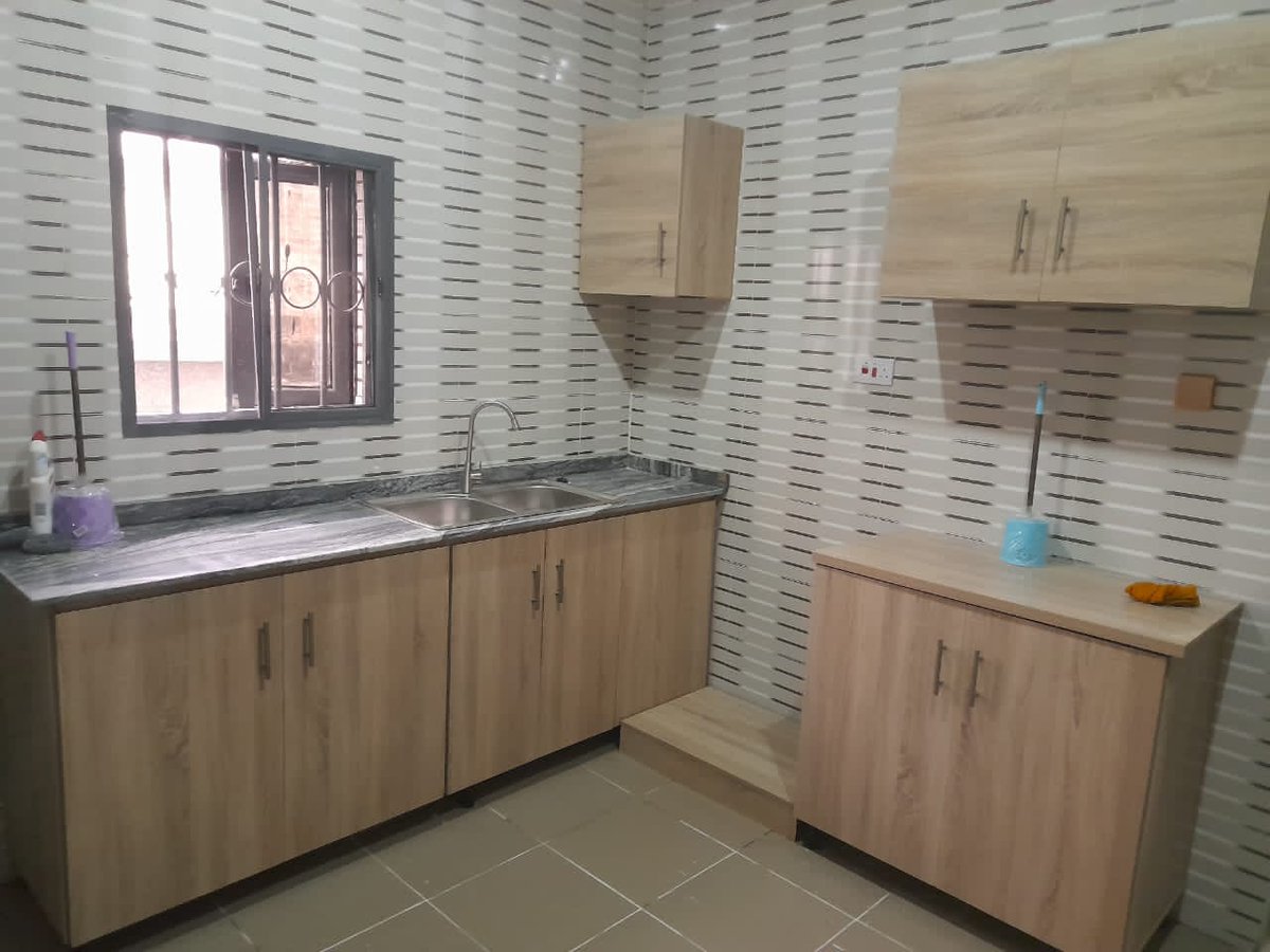PropertiesJadel's tweet photo. Here's a brand new 2 bedroom Flat
Location : Lugbe 
Rent: 1.3m
Service Charge: 100k 
Caution deposit.100k

Call: 08065842926, 09022842779

#investor #realestate #nigeria #lagos #abujabusiness #abujaconnect #abujaproperties #abujapropertiesforsale #abujaapartments https://t.co/HQ6Wzepa0d