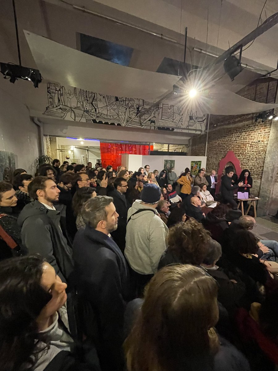 alee_giaca's tweet photo. Lotta alle disuguaglianze, ecosocialismo e lavoro di qualità. Ascoltando con umiltà i tanti expat  @ellyesse ha saputo condividere una visione progressista ed intersezionale. Le auguro di vincere perché solo così mi sentirei finalmente rappresentato e pronto per una casa politic https://t.co/1ERnULIje4