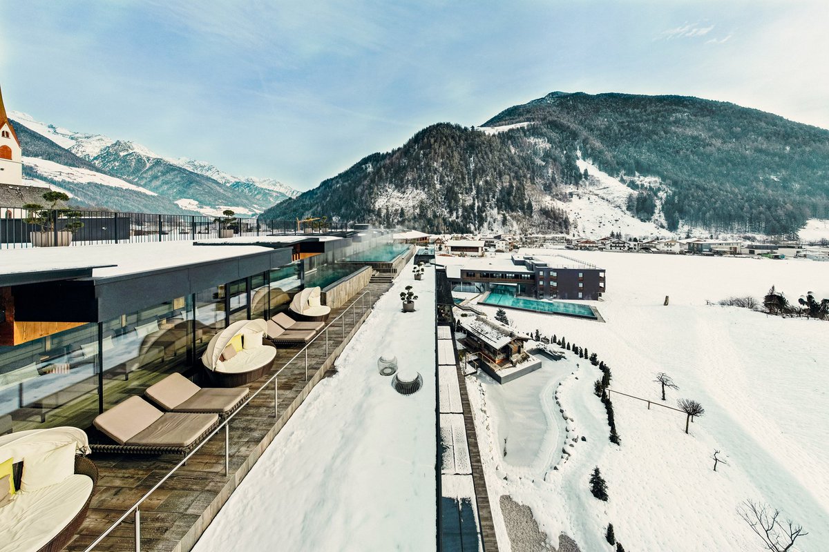 Winter at Alpine Luxury Spa Resort Schwarzenstein ...