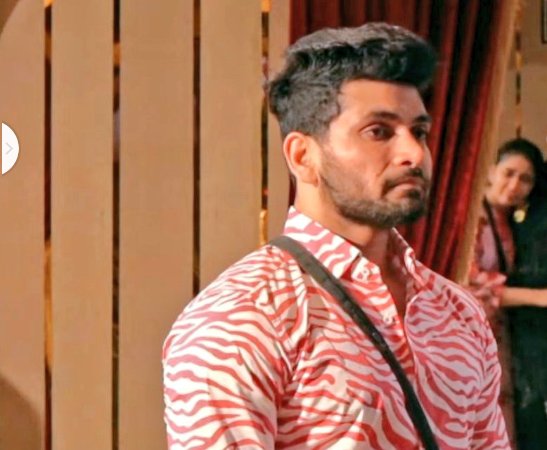 Sahiba1137's tweet image. Eventually Who's emerging as a winner?

Retweet - #ShivThakare
Like - #PriyankaChaharChaudhary

#BiggBoss       #BB16           #BiggBoss16