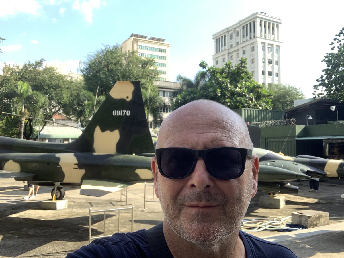 J56Walsh's tweet photo. @PetarBalac Two remnants of another era at #WarRemnantsMuseum #HiChiMinhCity https://t.co/2uiHOozJVt