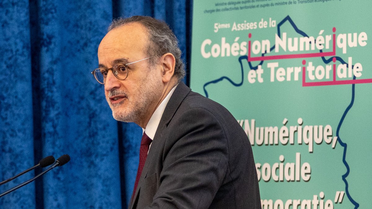 fil_Aromates's tweet photo. « Nous voulons un numérique pour tous, un numérique qui crée de la valeur conformément à nos valeurs démocratiques et humanistes. » Jean-Claude LAROCHE, président du @Cigref #CohesionNum https://t.co/b61Ys7I0QI