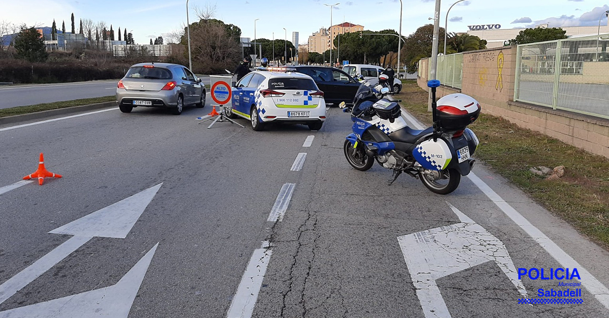 #INFOPMS👮‍♀️ Cada dia realitzem controls d'alcoholèmia i drogues amb objectiu reduir l'accidentalitat a causa de la conducció sota els seus efectes 🍻🚬

🚔Treballem intensament per reduir la sinistralitat i per incrementar la seguretat viària
#Sabadell #SabadellSegura