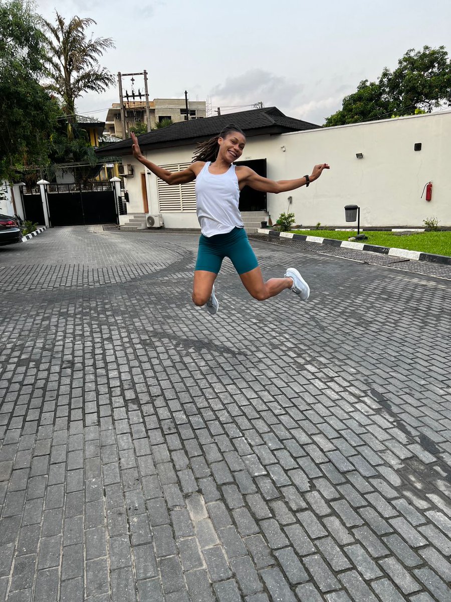 AffiSupaStar's tweet photo. In preparation for the Lagos Marathon this year, I did a quick run in a pair of Skechers from @shopthebcode.

First time running w/ these shoes and I must say they are comfortable, have sufficient cushion and light. Also, cute 😉 https://t.co/H9hb9kpcW2