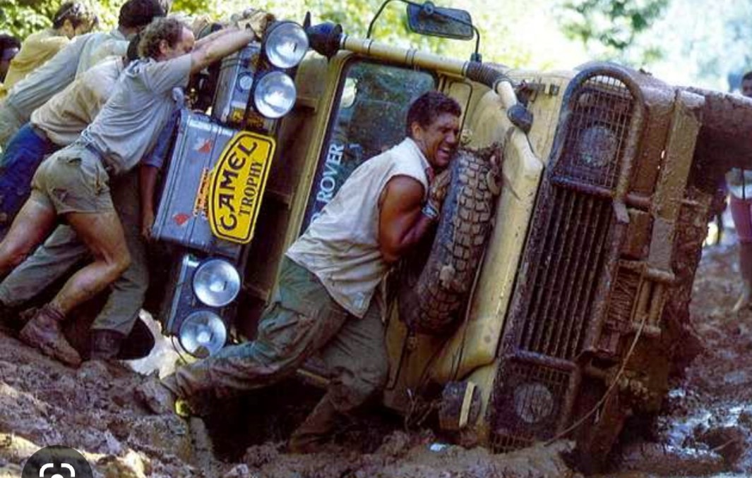 <a href="/PacoGrandeTVE/">Paco Grande</a> <a href="/rtve/">RTVE</a> <a href="/sipinsipoide/">Roberto</a> <a href="/MoiTorrallardon/">Moi Torrallardona</a> <a href="/PepVilaRoca/">Pep Vila Roca</a> <a href="/teledeporte/">Teledeporte</a> Grande todo. Paco, la gente, las imágenes, los recuerdos, como este de <a href="/victormuntane/">victormuntane@pavillard</a> ,  <a href="/PepVilaRoca/">Pep Vila Roca</a> y sobre todo el inolvidable Miguel de la Quadra Salcedo en su defender por <a href="/ComunidadMadrid/">Comunidad de Madrid</a>  Aún hay un Discovery que pasa la ITV cada año en IDV Vicálvaro <a href="/rudisainz/">Rubén Valverde</a>