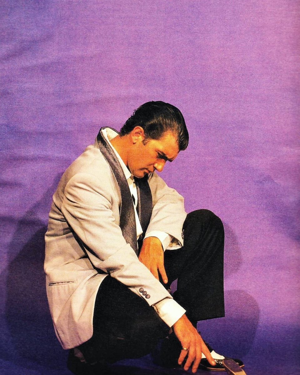 antoniobanderas's tweet image. Mirando hacia  atrás…
#Throwback 

📸📸 from Julian Schnabel for Interview Magazine.
#TBT 1͟͞9͟͞9͟͞1͟͞ 

@InterviewMag #JulianSchnabel 
Via @cinematicportraitsinsta