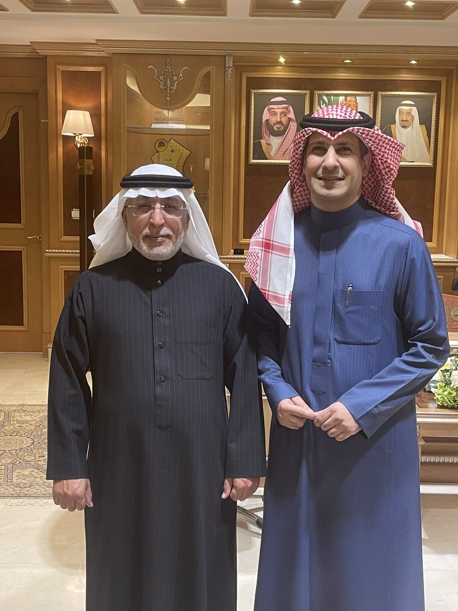 galmrikhi's tweet photo. بمناسبة انتهاء فترة تكليفي مستشارا ومتحدثا رسميا ل #جامعة_الإمام_محمد_بن_سعود_الإسلامية 
أتقدم بالشكر الجزيل لمعالي رئيس الجامعة على الثقة والدعم والتمكين

كما أشكر قيادات الجامعة على ماشملوني به من مؤازرة ودعم وتفهم
وأرجو من الله العلي القدير أن أكون قد أديت عملي بكل أمانةوإخلاص https://t.co/kpbrwfW9TT