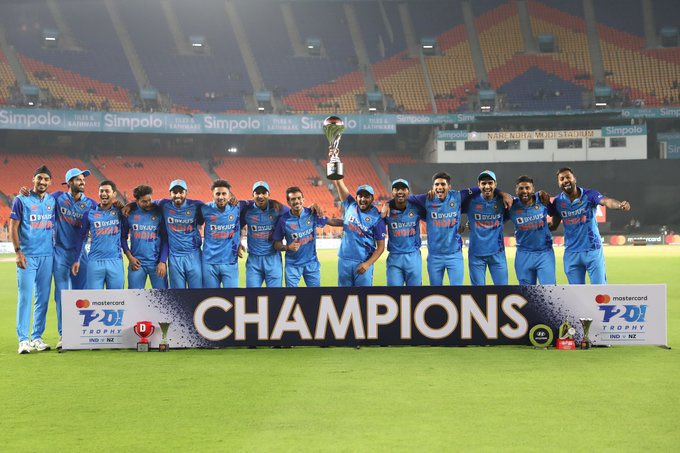 FIndiaofficial's tweet photo. Champions 🇮🇳 @BCCI https://t.co/IR3mC6cEwi