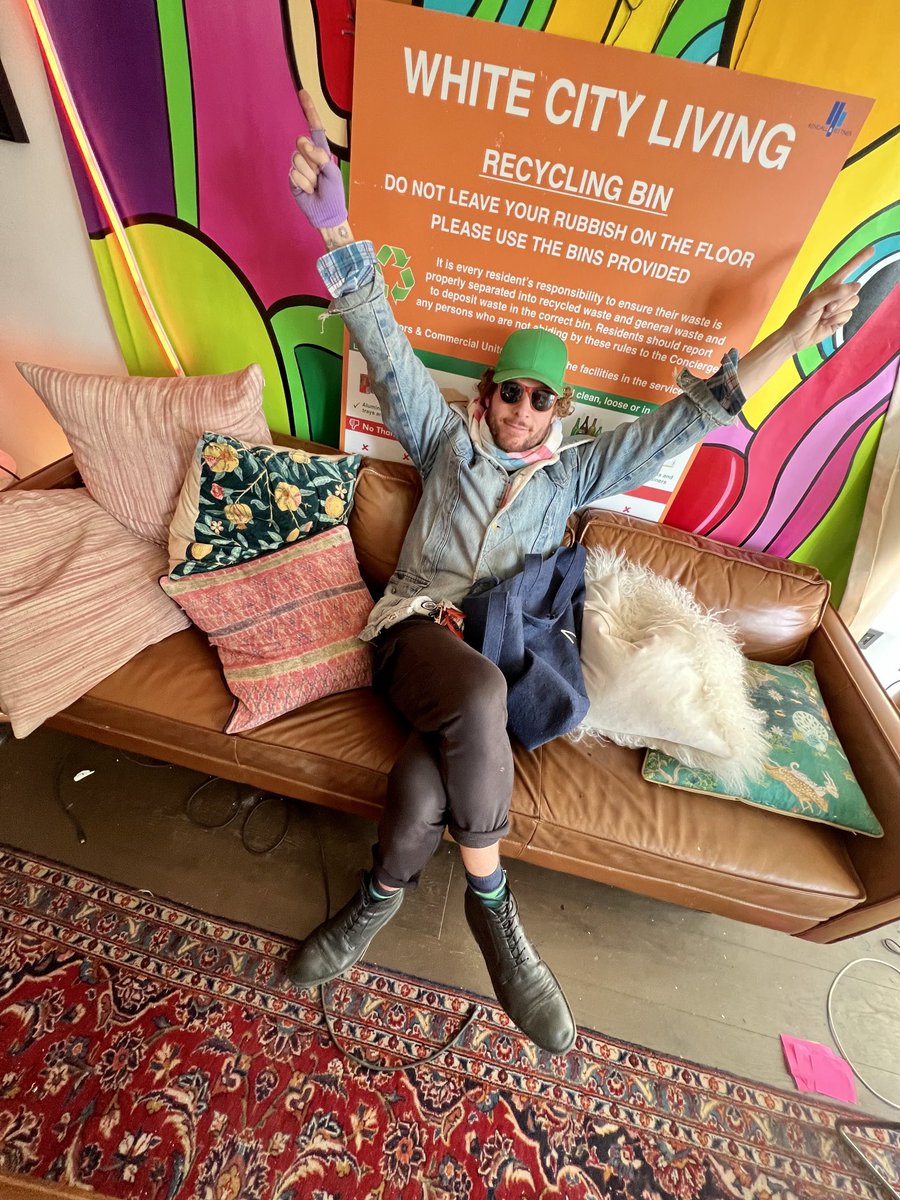 universaliain's tweet photo. Can everyone please remember that when @JamesDanielCar3 is in da’ house, the #recycleing units devours #zollywally @warpspeed https://t.co/kcW5SgILYc