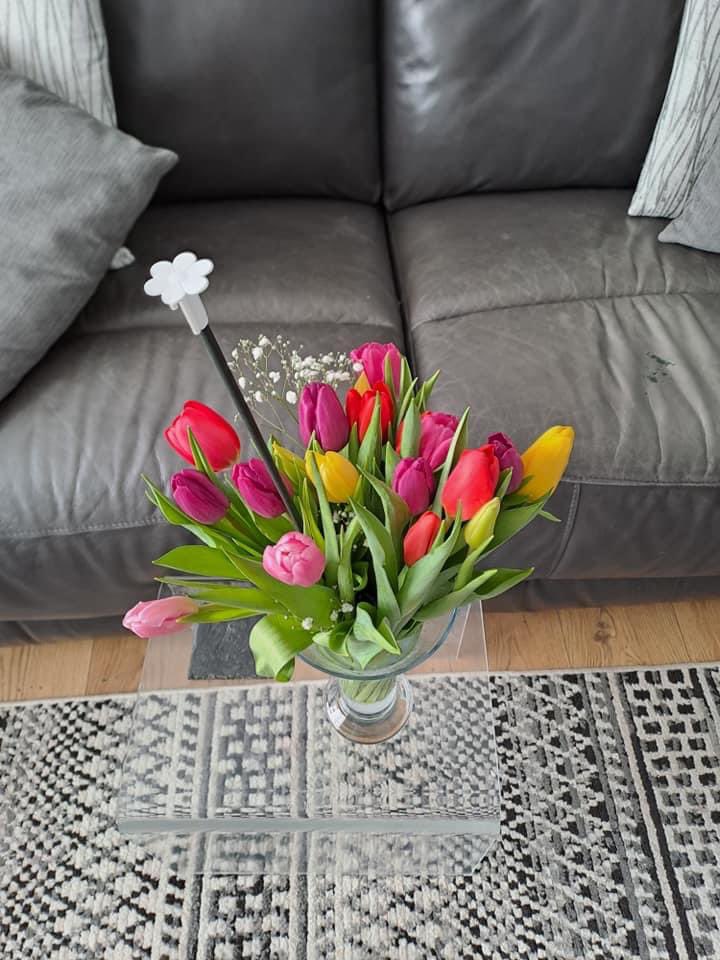 Kirstham's tweet photo. Love the difference in advertising flowers to what u get @prestigeflowers that one branch of babys breathe #catfish https://t.co/YoRGSgK14q