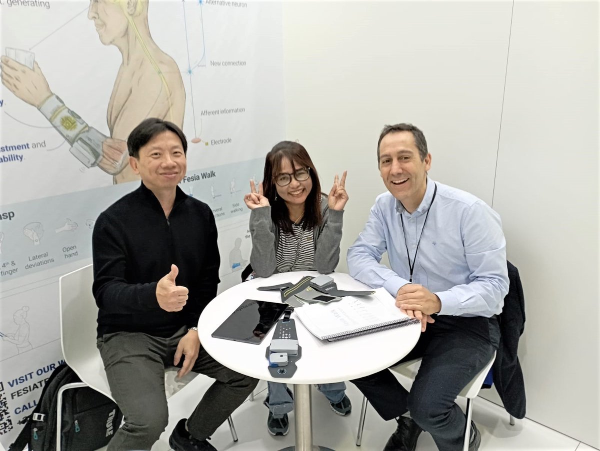 #ArabHealth is coming to a close, there is only day 4️⃣ ahead of us!

Day 3️⃣ was intense, full of visitors from different countries and some had the chance to get a demo of the #FesiaWalk and #FesiaGrasp and witness the effects and the capacity of these to improve people's lives.