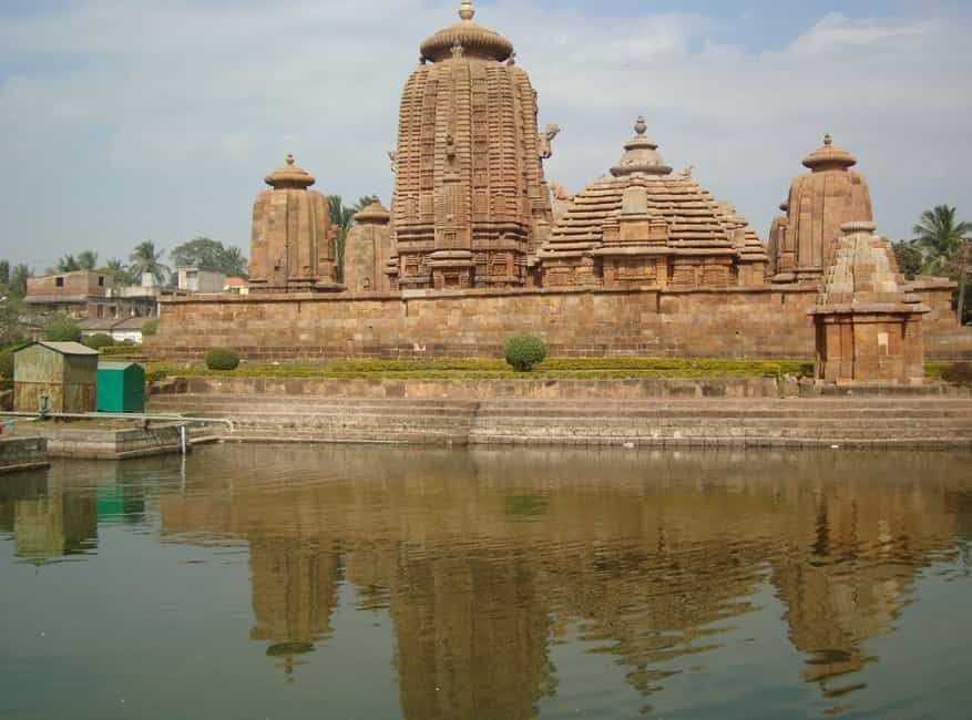 HinduArts's tweet photo. 11 Must-See Ancient Temples in Bhubaneswar #चौकीदार_ही_चोर_है  #JinksOnRario #MereSawaalKaOutNow #Kumite1WarriorHunt #धानवान_छत्तीसगढ़  #ThursdayMotivation #KaranJohar #BJPFailsIndia #RELEASE_UPSI_JOINING_LETTER #AdaniStandsWithInvestors #RanveerSingh #SidKiara #WorldWetlandsDay https://t.co/PxAWqqBtQ0