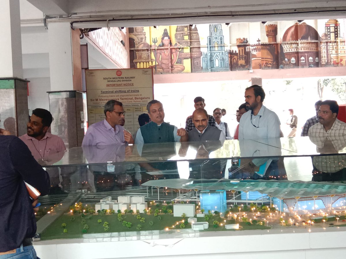 DrmBengaluru's tweet image. Shri. Sanjeev Kishore @GMSWR  discussed and reviewed the progress of Bengaluru Cantonment Station Redevelopment.@drmsbc
Shri. Shyam Singh and senior officers from #BengaluruDivision were present.

#StationRedevelopment

@RailMinIndia @SWRRLY