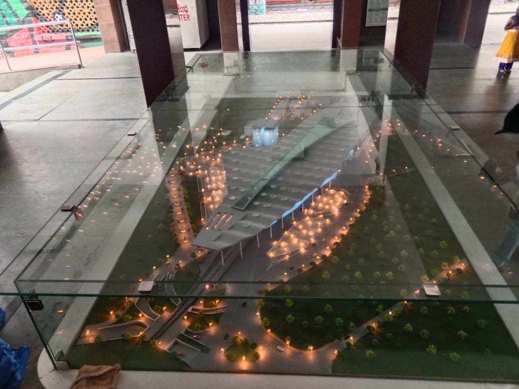 DrmBengaluru's tweet image. Shri. Sanjeev Kishore @GMSWR  discussed and reviewed the progress of Bengaluru Cantonment Station Redevelopment.@drmsbc
Shri. Shyam Singh and senior officers from #BengaluruDivision were present.

#StationRedevelopment

@RailMinIndia @SWRRLY