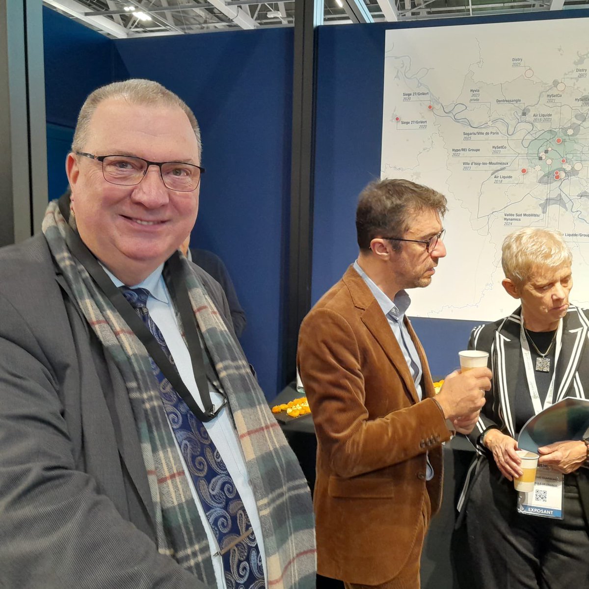 PKuchly57's tweet photo. Lors de @HyVolution rencontre avec @YannWehrling VP écologie @iledefrance 
L’occasion de lui reparler de @Disaitek projet #madein95 de surveillance des dépôts sauvages de déchets par satellite que nous lui avons présenté il y a qq semaines.
C’est la solution contre ce fléau ! https://t.co/IdXPpZVsz9