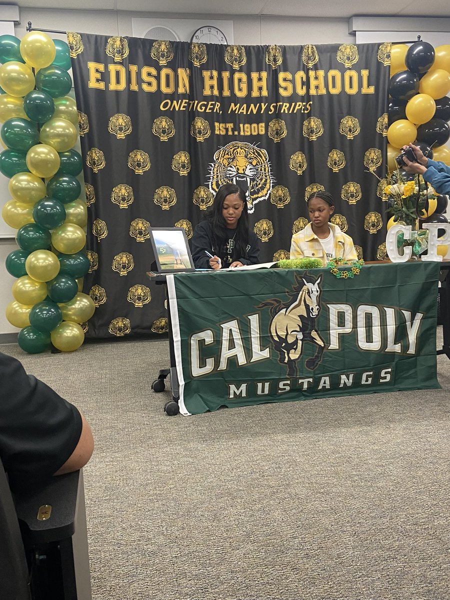 Starting off strong a HUGE congratulations to <a href="/AniylaByrd/">Aniyla Byrd</a> and her family for signing her NLI to Cal Poly San Luis Obispo!!!