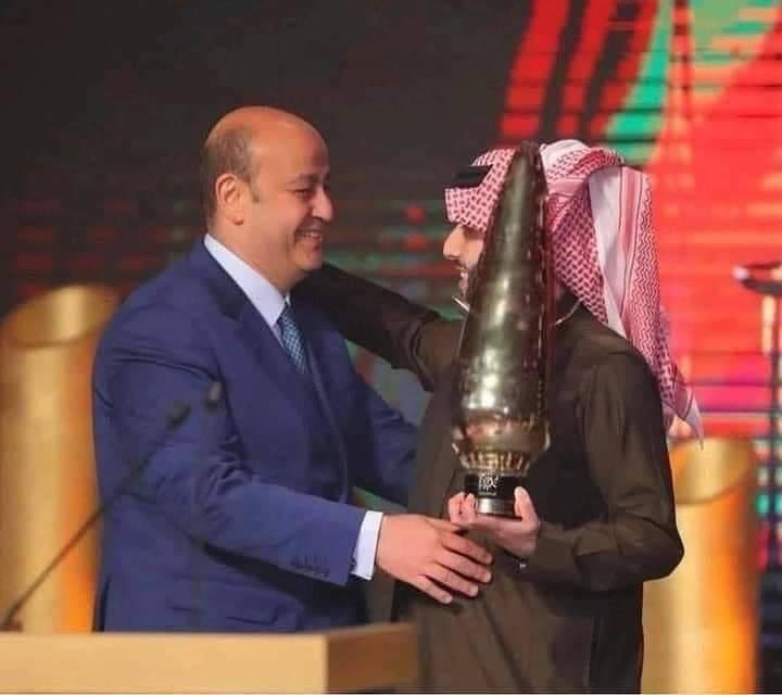 ezat002010's tweet photo. الف مبروك عليك الخازوق ياعمرو اديب https://t.co/d4f9h0Ok56