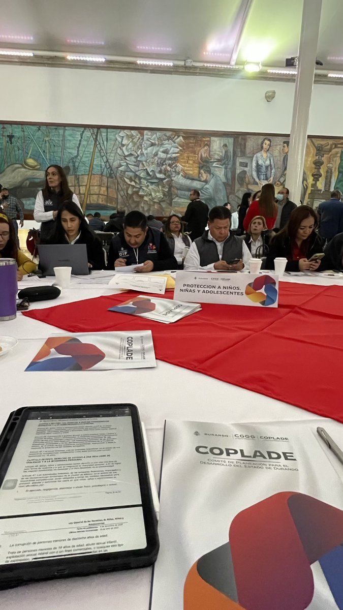 NohemiRico5's tweet image. Desde la #CEDHDurango30 participamos en el foro del Plan
Estatal de Desarrollo 2023-2028 donde se destacó la importancia que da el Gobernador Esteban Villegas Villarreal al respeto a los #DDHH garantizando la protección a niños, niñas y adolescentes. 
#SomosCEDHDgo