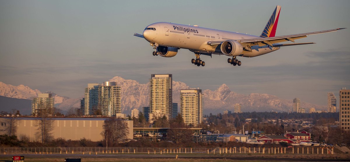Kent_YVR's tweet photo. Golden hour arrival of @flypal @boeing #777 with #GE90 Power ๐๐ #yvrspotters #avgeek #instagramaviation #instaplane #boeinglovers #Vancouver #RPC7775 https://t.co/r34il9dV52
