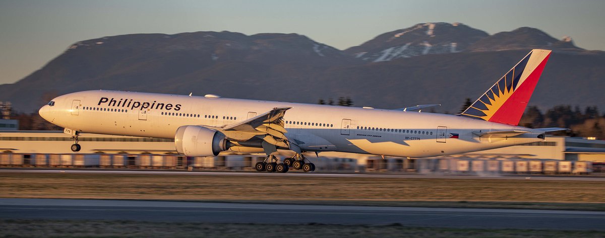 Kent_YVR's tweet photo. Golden hour arrival of @flypal @boeing #777 with #GE90 Power ๐๐ #yvrspotters #avgeek #instagramaviation #instaplane #boeinglovers #Vancouver #RPC7775 https://t.co/r34il9dV52