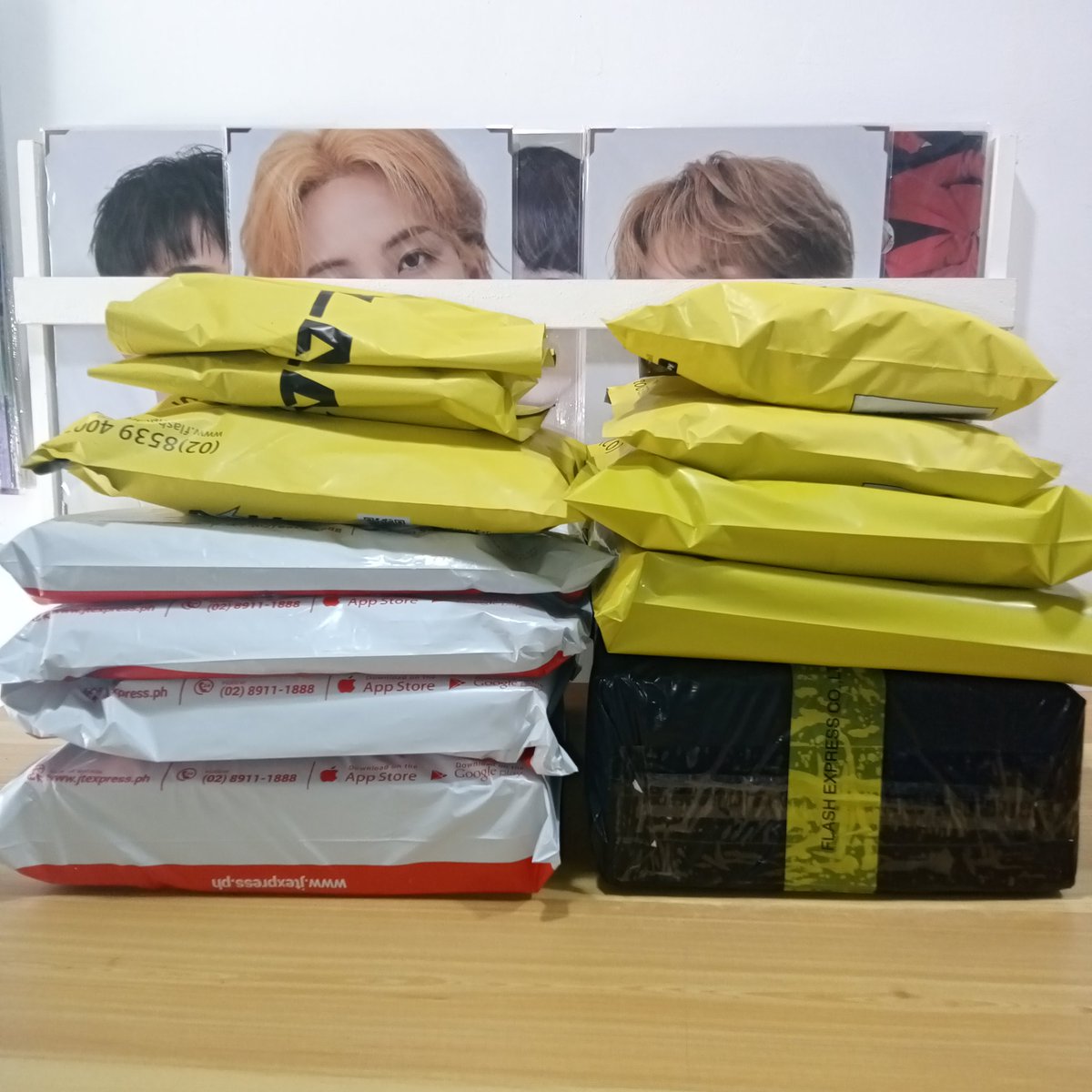 macaldeolshop's tweet photo. Hello! Picked up na po yung iba sa Flash Express yesterday.
For SCO and TikTok checkout, waiting for pick up.
Ongoing po pag pack. Thank you!
#MacaldeUpdate #MacaldeProof https://t.co/59UhY9aoKz